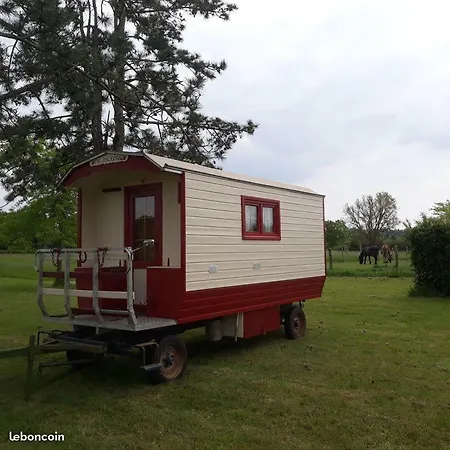 مكان تخييم Camping Du Migron *